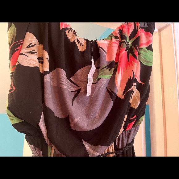 Black tropical strapless jumpsuit. NY&Co. NWT - Picture 6 of 7